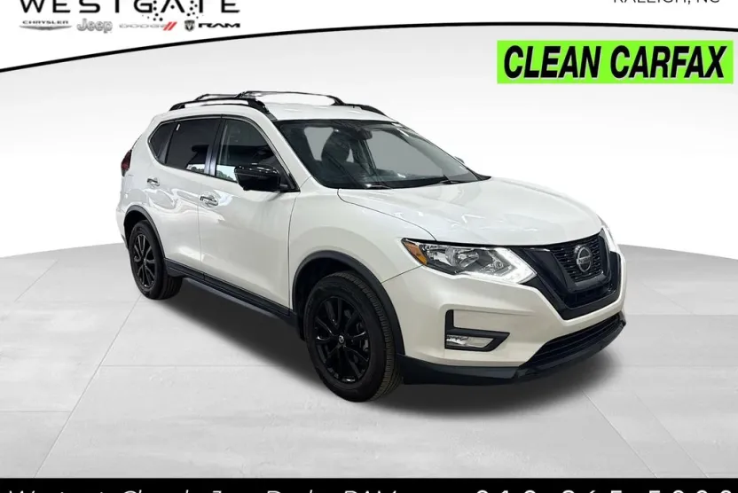 2018 Nissan Rogue SV photo 1