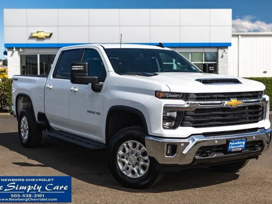 2025 Chevrolet Silverado 3500HD LT photo 1