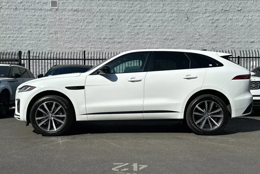 2025 Jaguar F-PACE P250 R-Dynamic S photo 1