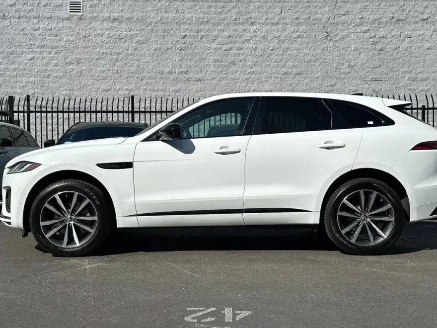 2025 Jaguar F-PACE P250 R-Dynamic S photo 1