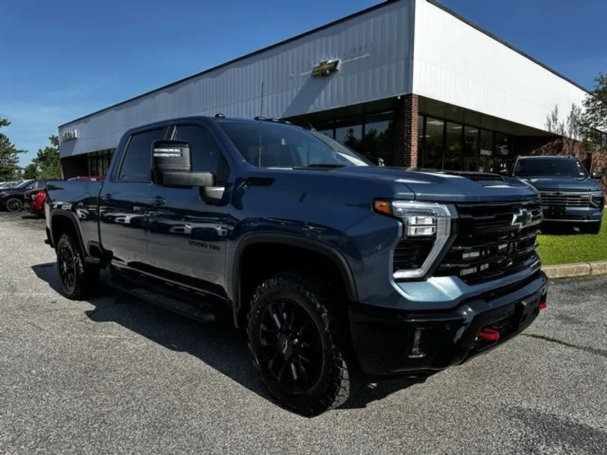 2025 Chevrolet Silverado 2500HD LT photo 1