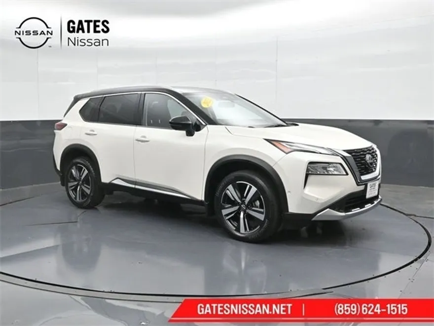 2022 Nissan Rogue Platinum photo 1