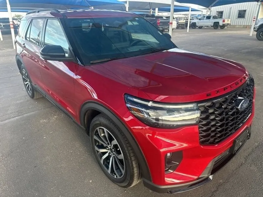 2025 Ford Explorer ST-Line photo 1