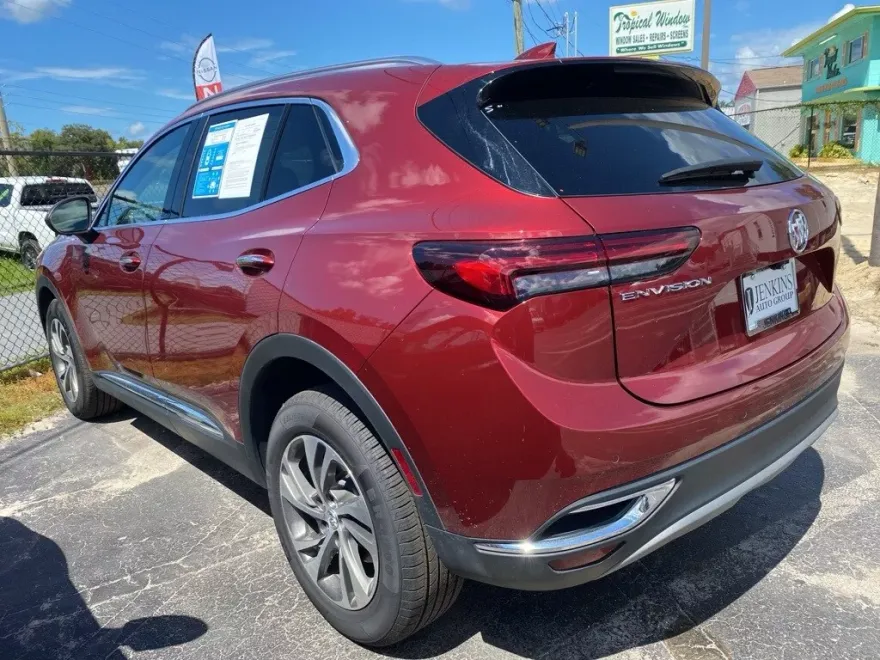 2022 Buick Envision Essence photo 1