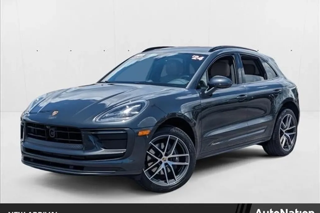 2024 Porsche Macan T photo 1