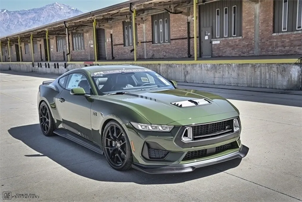 2025 Ford Mustang GT Premium photo 1