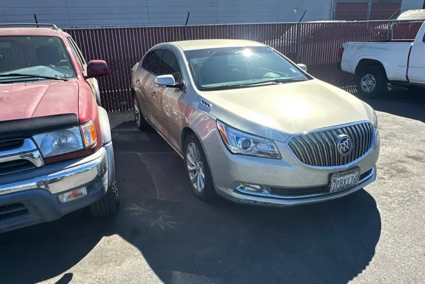 2016 Buick LaCrosse Leather photo 1
