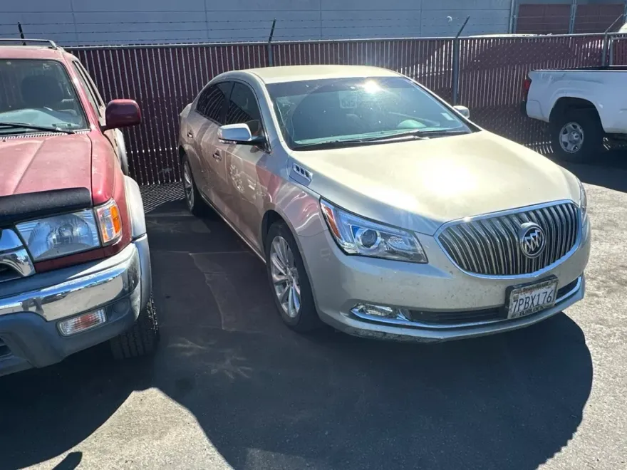 2016 Buick LaCrosse Leather photo 1