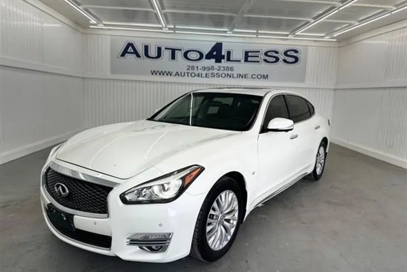 2016 Infiniti Q70 3.7 photo 1