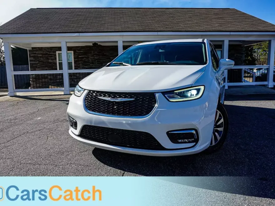 2022 Chrysler Pacifica Hybrid Touring L photo 1