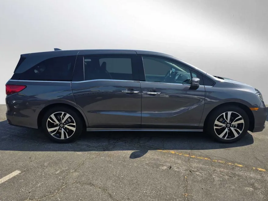 2019 Honda Odyssey Elite photo 1