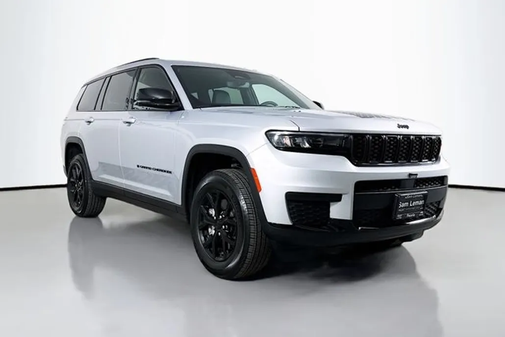 2024 Jeep Grand Cherokee Laredo photo 1
