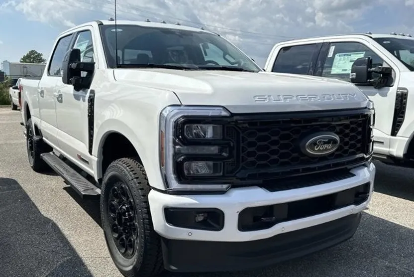 2026 Ford F-350 Lariat photo 1