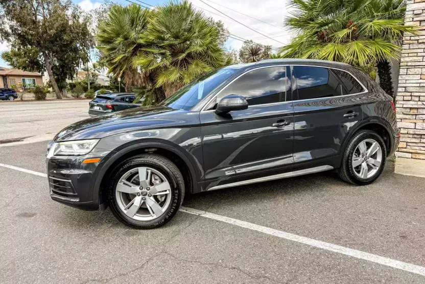 2019 Audi Q5 Premium Plus photo 1