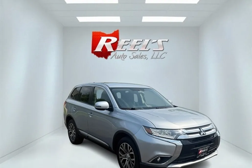 2017 Mitsubishi Outlander SE S-AWC photo 1