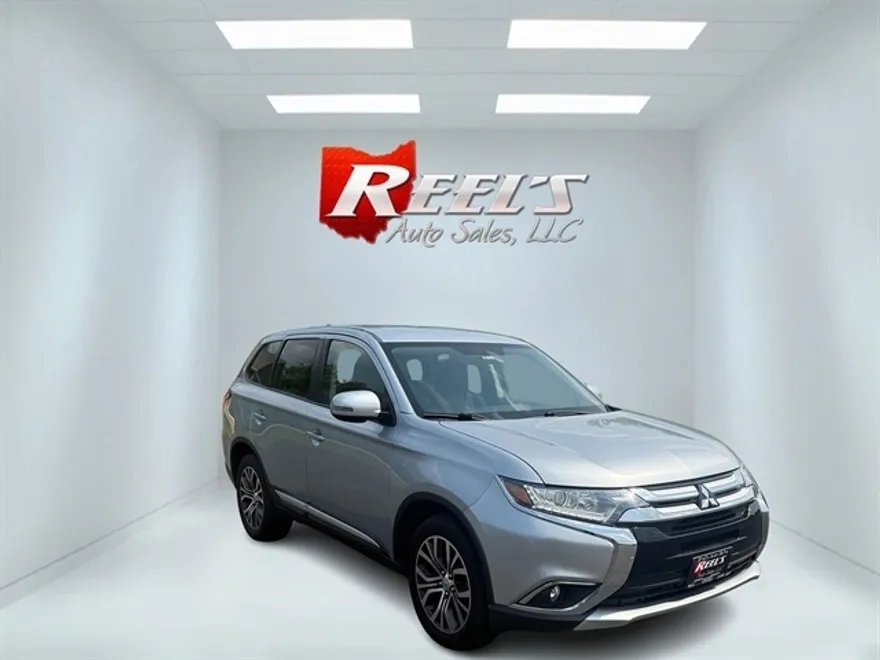 2017 Mitsubishi Outlander SE S-AWC photo 1