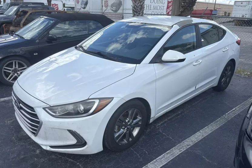 2017 Hyundai Elantra SE photo 1