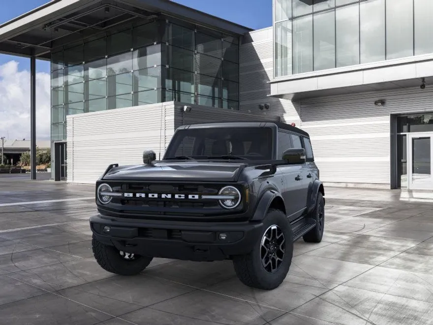 2025 Ford Bronco Outer Banks photo 1