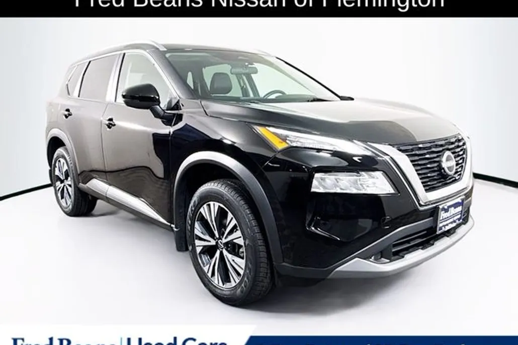 2022 Nissan Rogue SV photo 1