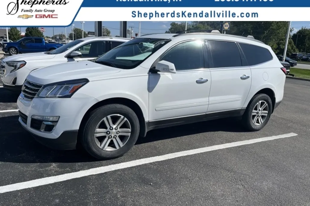 2016 Chevrolet Traverse 2LT photo 1