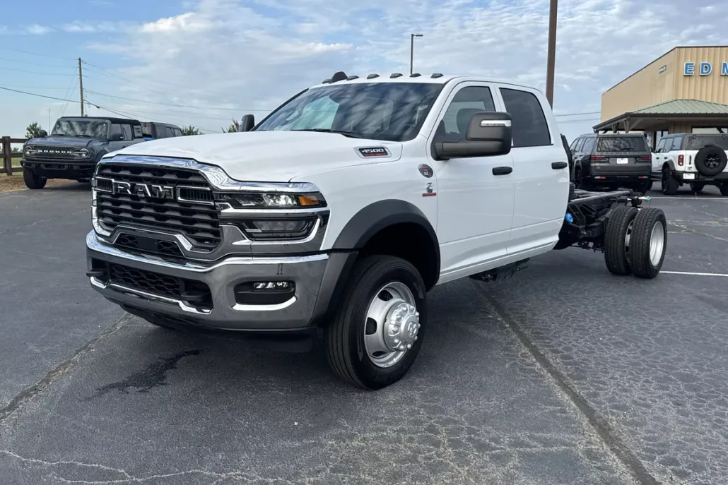 2025 Ram 4500 Tradesman photo 1