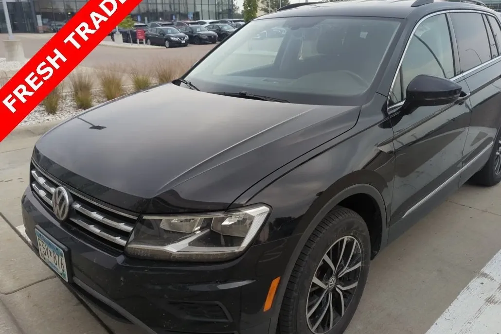 2021 Volkswagen Tiguan SE photo 1