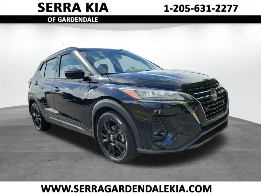 2023 Nissan Kicks SR photo 1