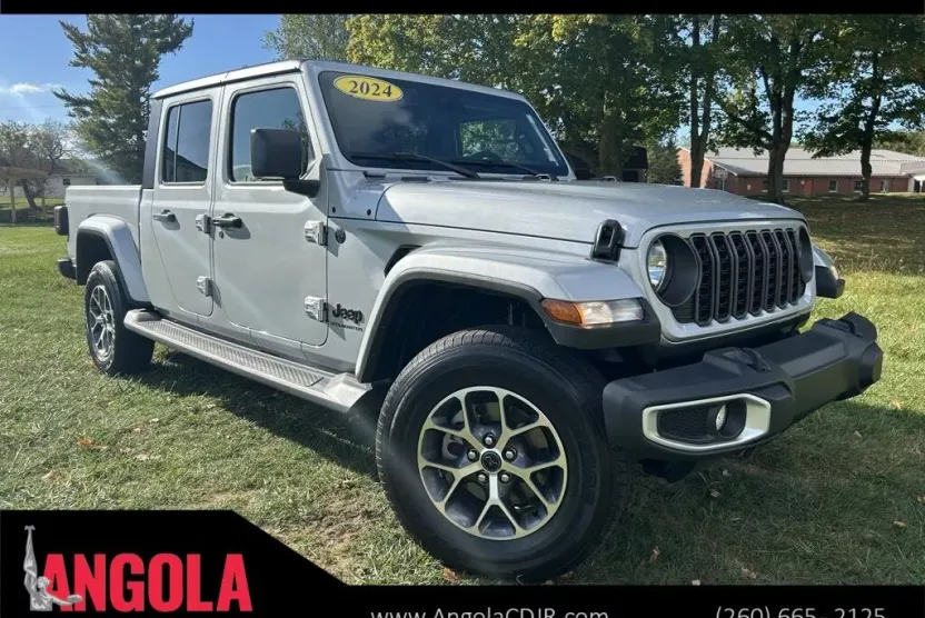 2024 Jeep Gladiator Sport S photo 1