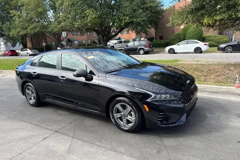2023 Kia K5 LXS photo 1