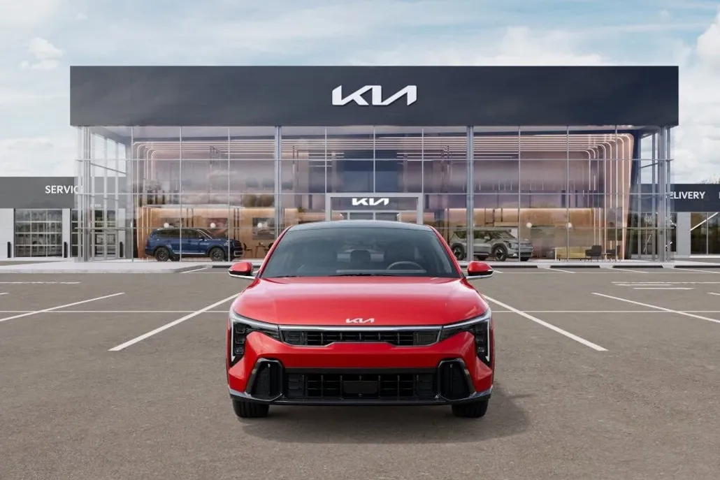 2025 Kia K4 GT-Line photo 1
