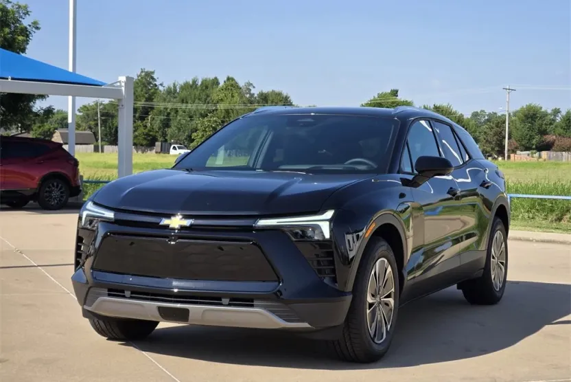 2025 Chevrolet Blazer EV photo 1