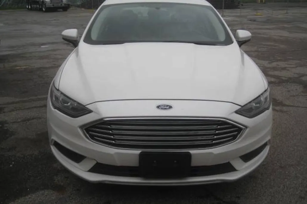 2018 Ford Fusion SE photo 1