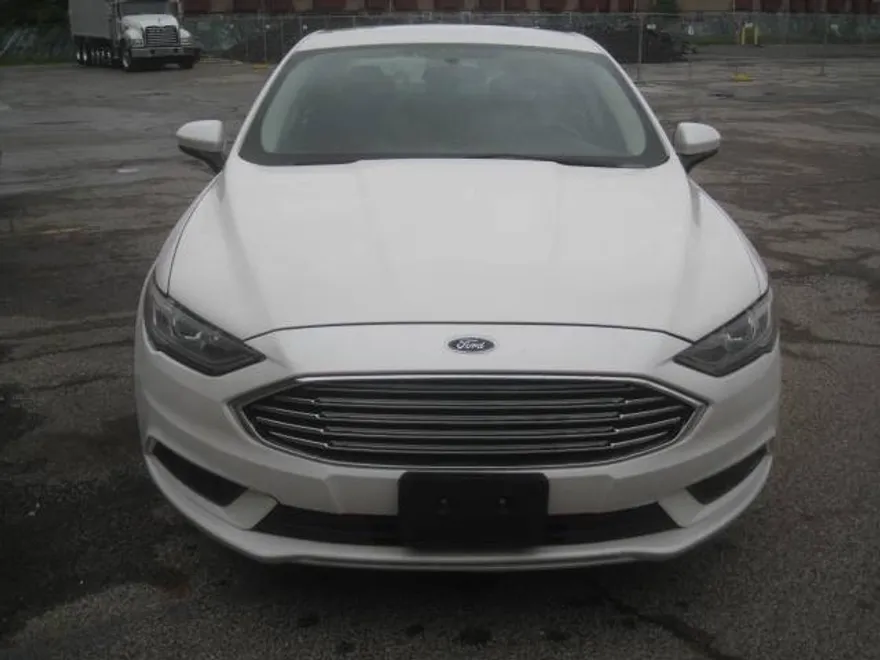 2018 Ford Fusion SE photo 1