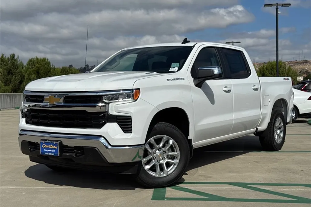 2026 Chevrolet Silverado 1500 LT photo 1