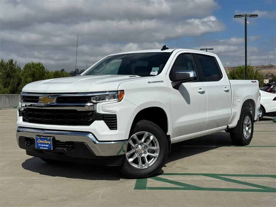 2026 Chevrolet Silverado 1500 LT photo 1