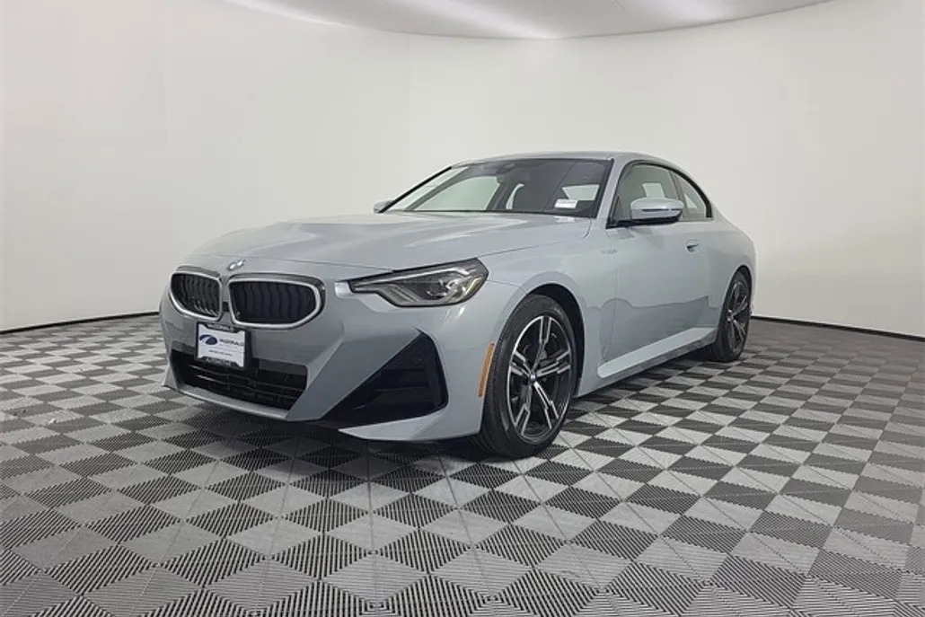2025 Bmw 230i photo 1
