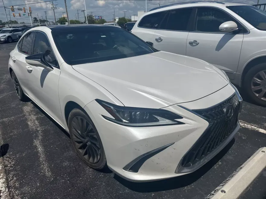 2022 Lexus ES 350 Luxury photo 1