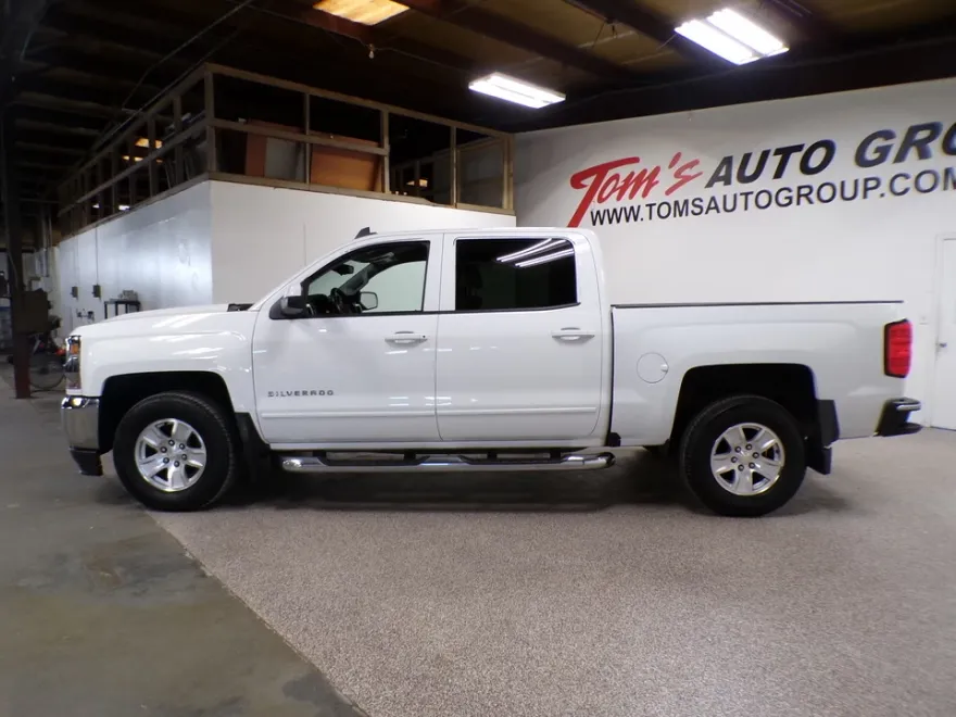 2017 Chevrolet Silverado 1500 LT photo 1