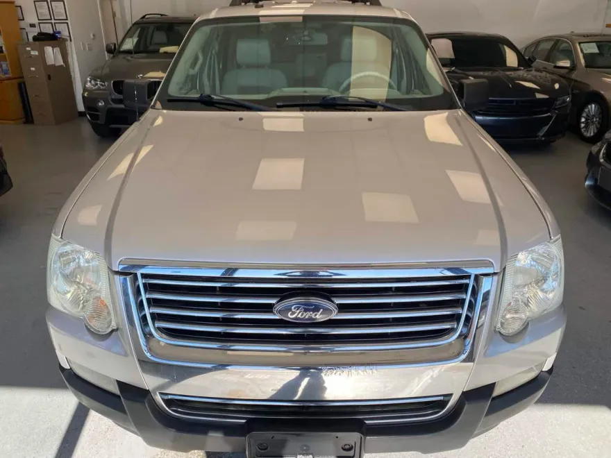 2007 Ford Explorer XLT photo 1