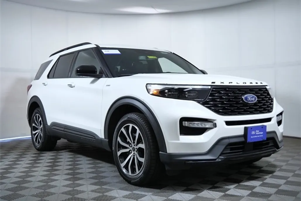 2022 Ford Explorer ST-Line photo 1