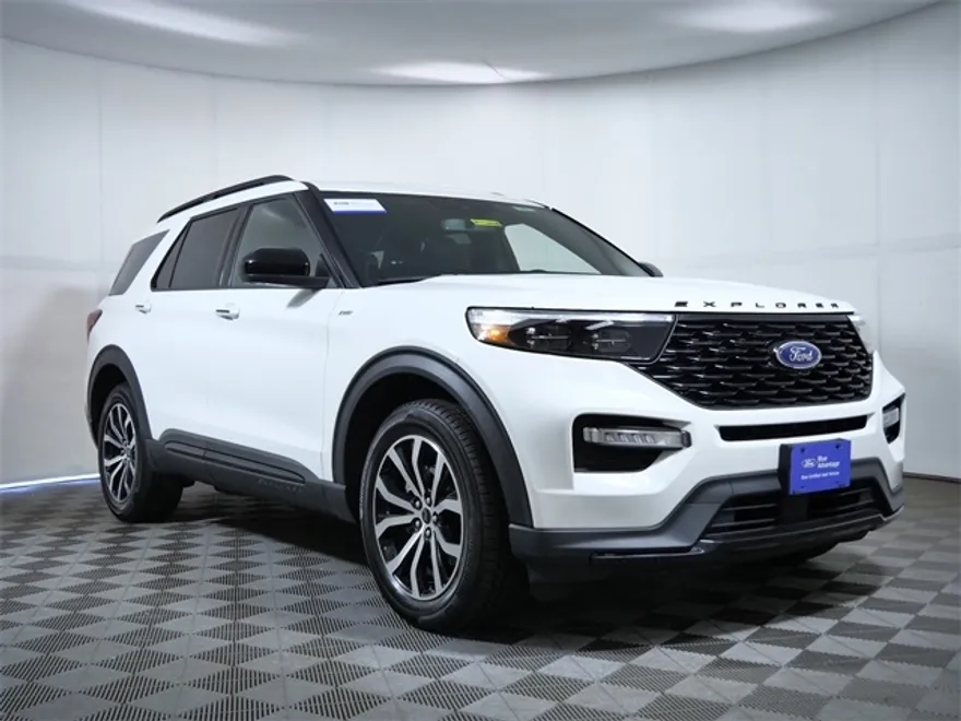 2022 Ford Explorer ST-Line photo 1