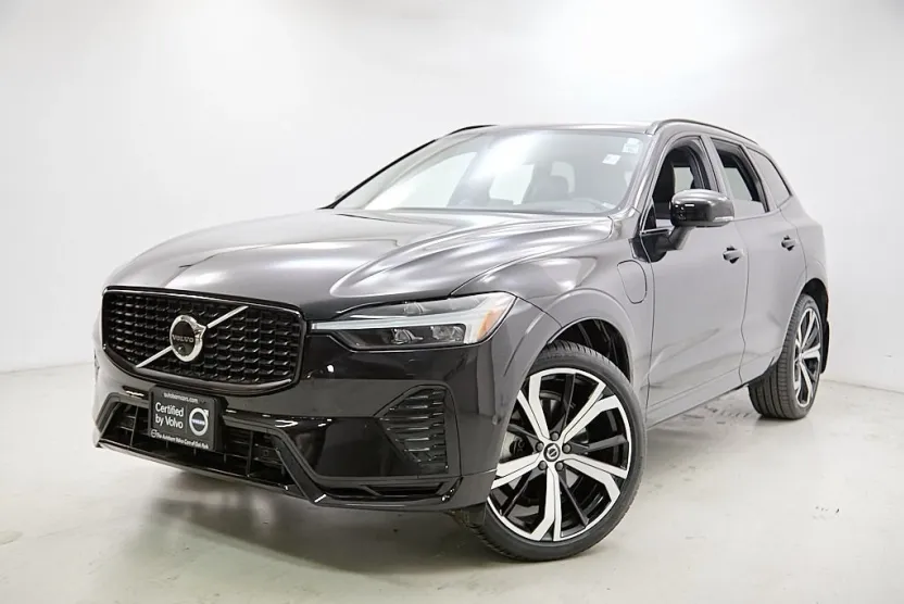 2022 Volvo XC60 Recharge Hybrid T8 R-Design photo 1