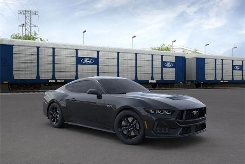 2025 Ford Mustang GT photo 1