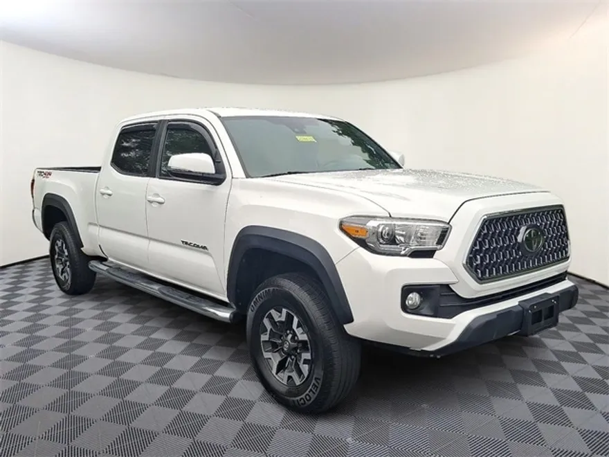2019 Toyota Tacoma TRD Off-Road photo 1
