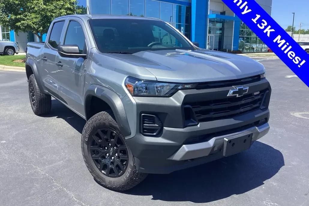 2024 Chevrolet Colorado Trail Boss photo 1