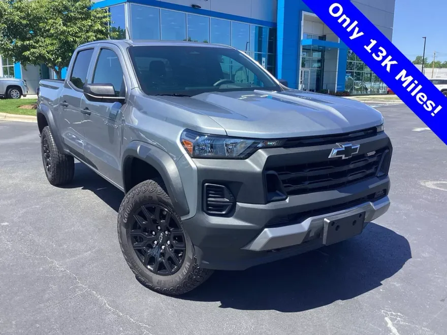 2024 Chevrolet Colorado Trail Boss photo 1