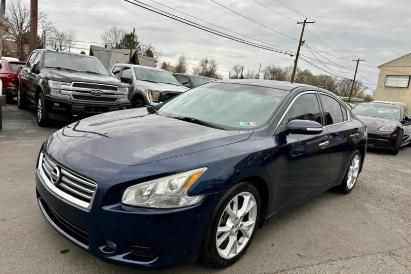 2012 Nissan Maxima SV photo 1