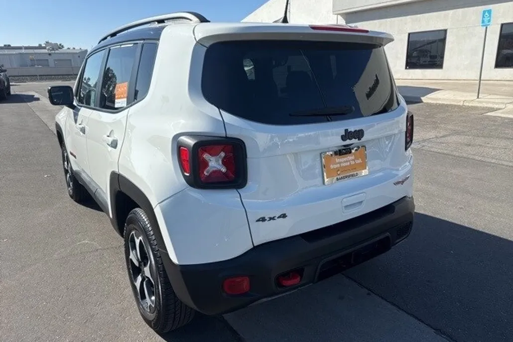 2022 Jeep Renegade Trailhawk photo 1