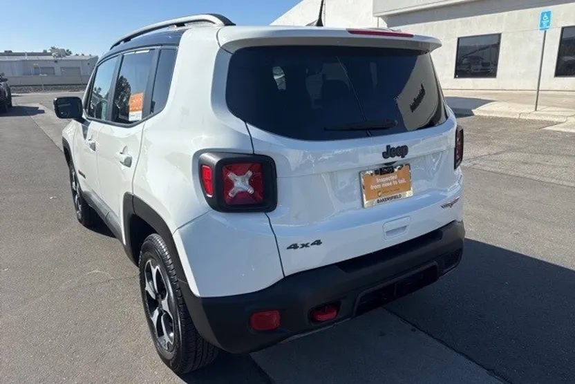 2022 Jeep Renegade Trailhawk photo 1