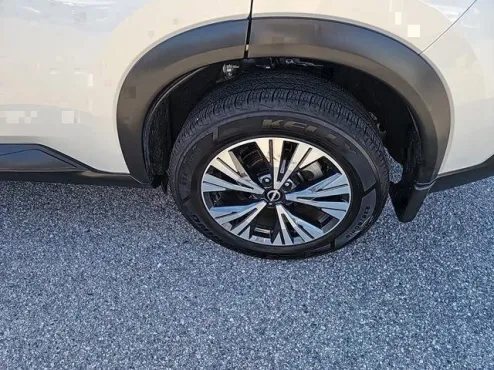 2023 Nissan Rogue SV photo 4